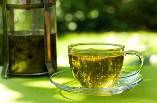 Grüner Tee ist die Grundlage einer der wasserbasierten Diätoptionen
