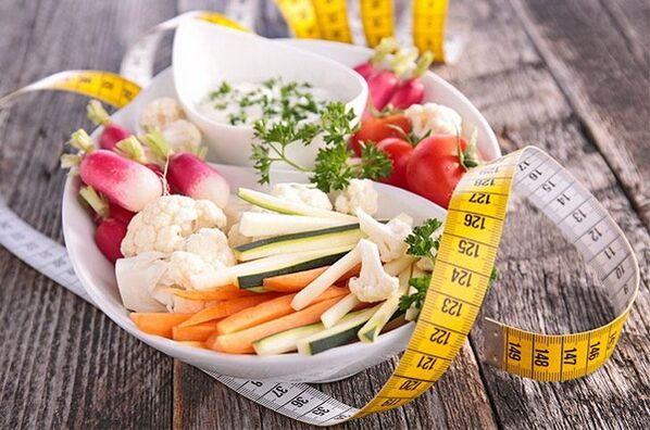 Gemüse in der Ernährung einer zweiwöchigen Diät mit Aktivkohle